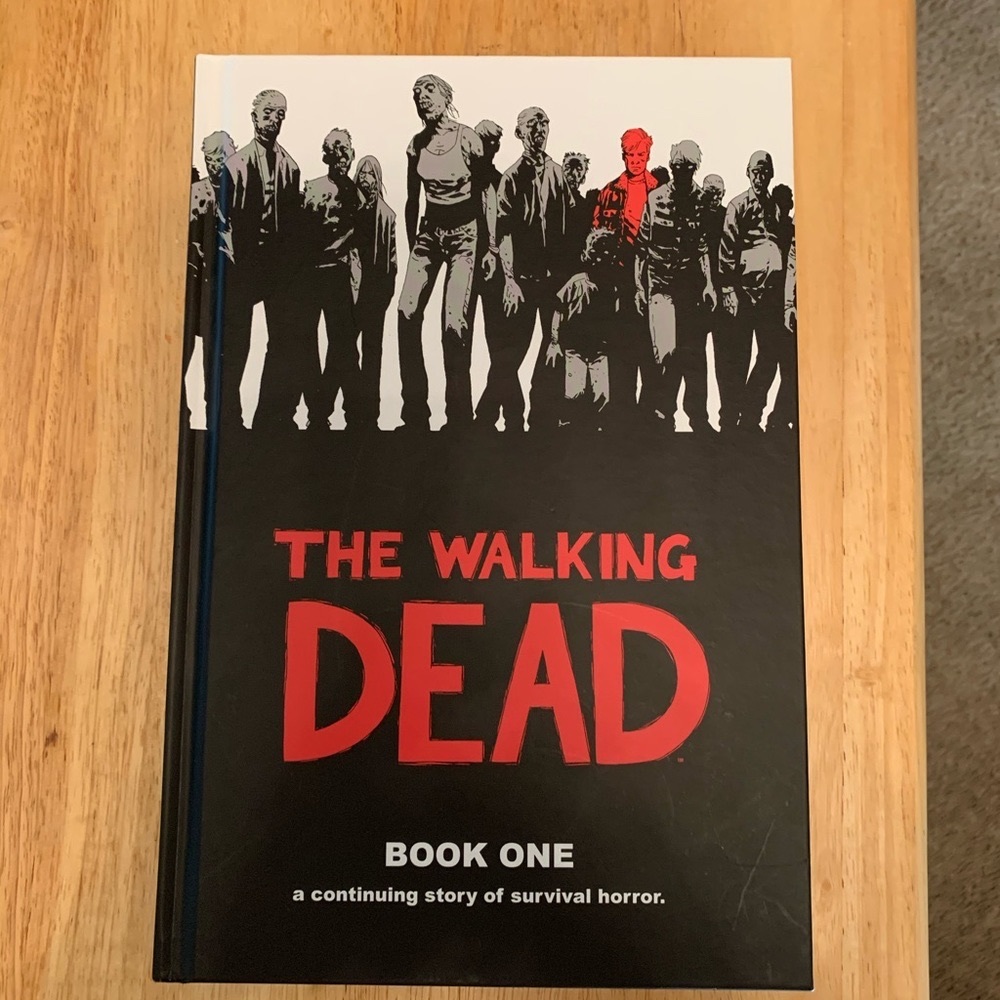 The Walking Dead Hardcover Book 1